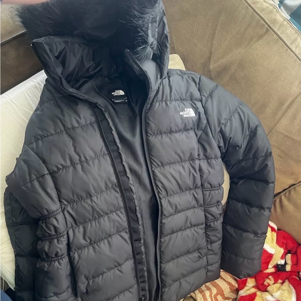 The north face black puffer jacket women’s medium snow fur ladies womens puffy